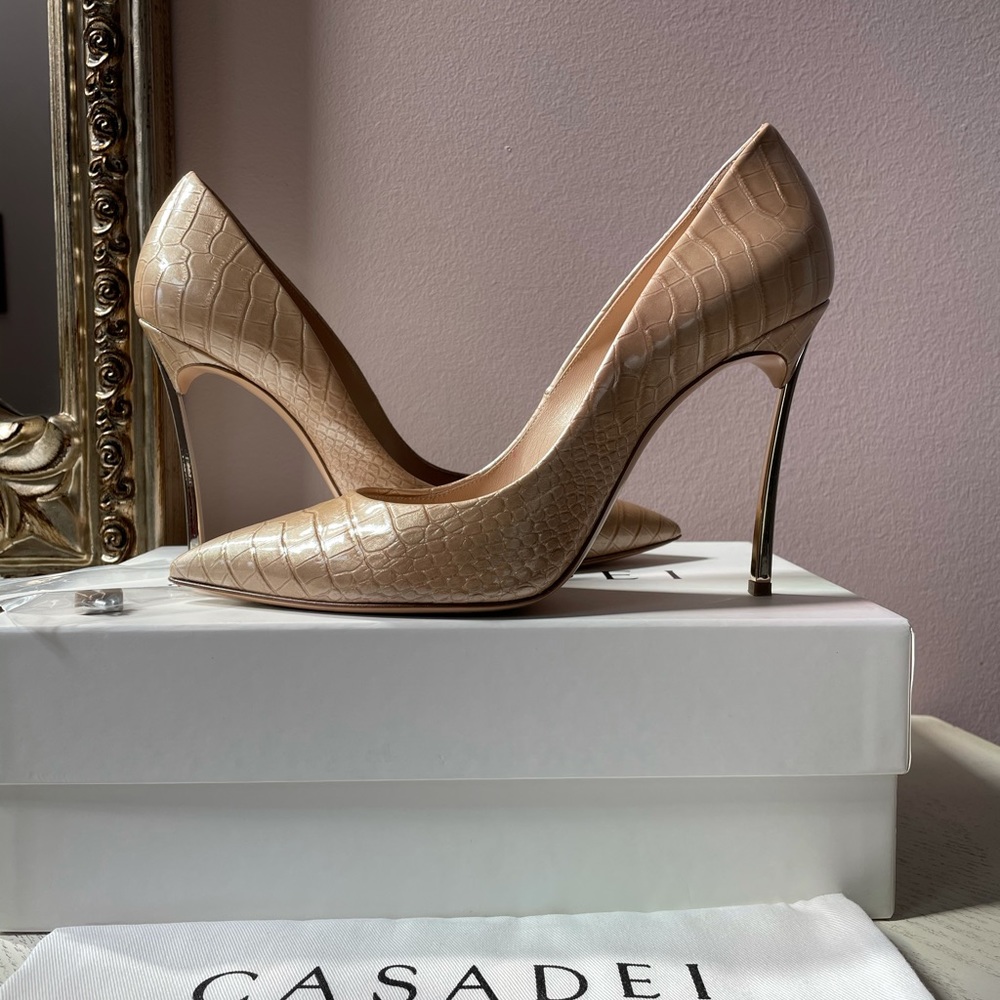 Casadei gorgeous and RARE pumps. - Picture 10 of 15